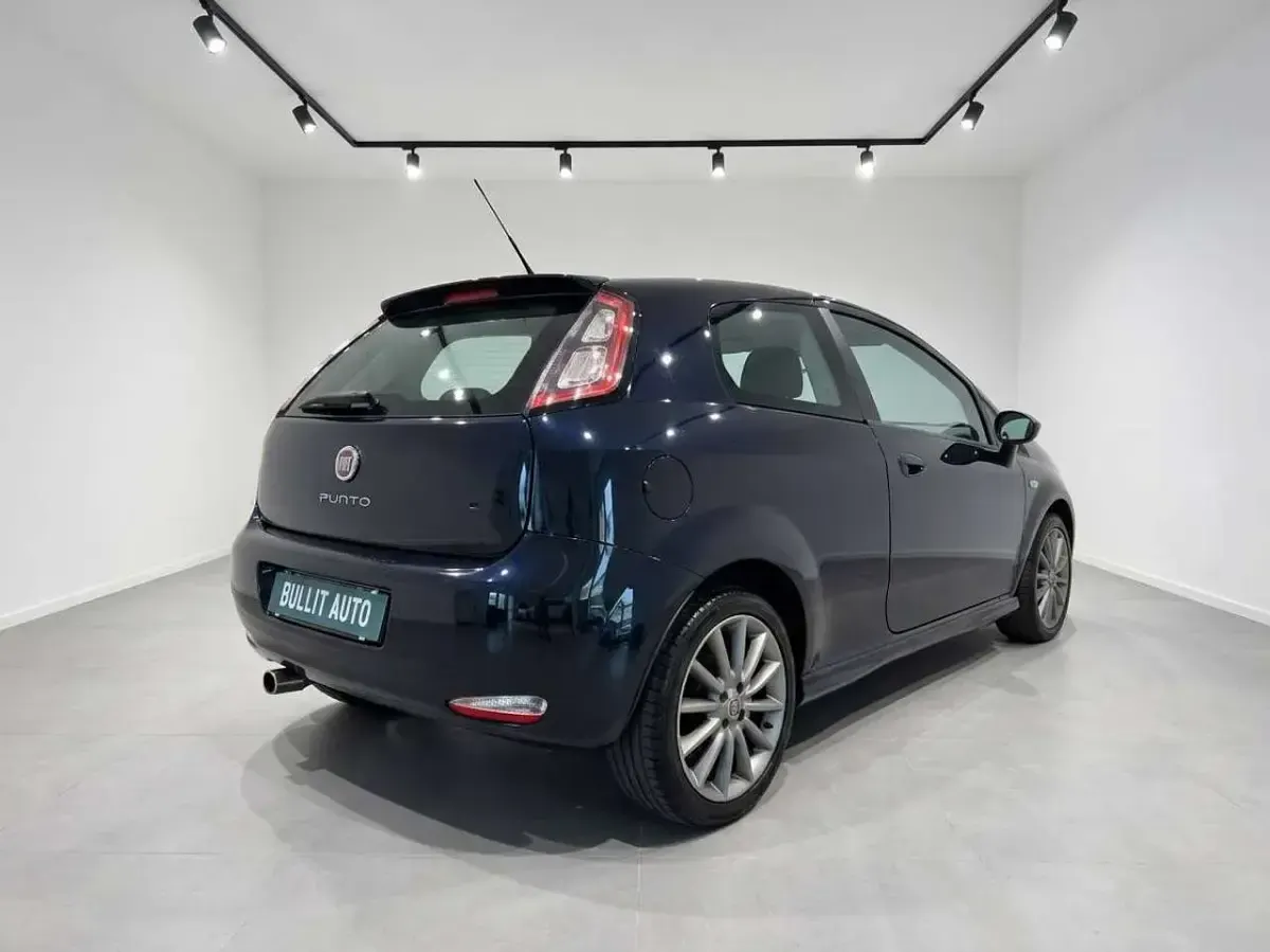 Usata Fiat Punto Lounge 75 CV (55 kW) 2014 Blu/azzurro Utilitaria