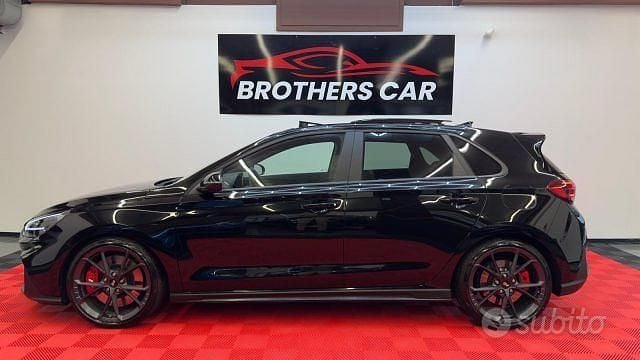 Usata Hyundai i30 280 CV (205 kW) 2023 Nero Berlina