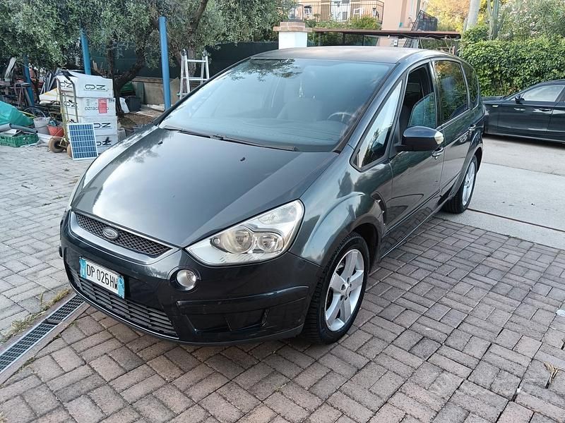 Usata Ford S-MAX S 140 CV (102 kW) 2008 Monovolume