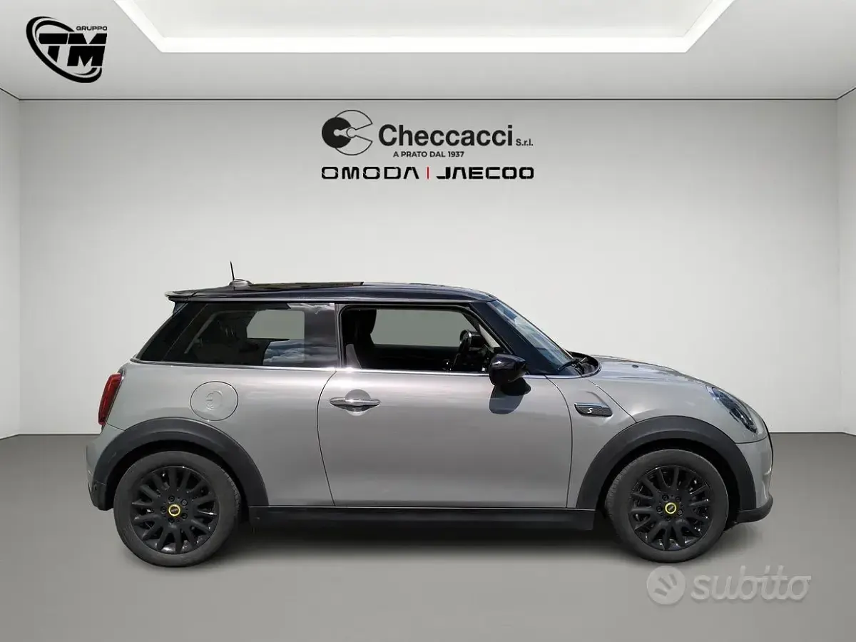 Usata Mini Cooper SE Classic 75 kW (102 CV) 2022 Grigio Utilitaria