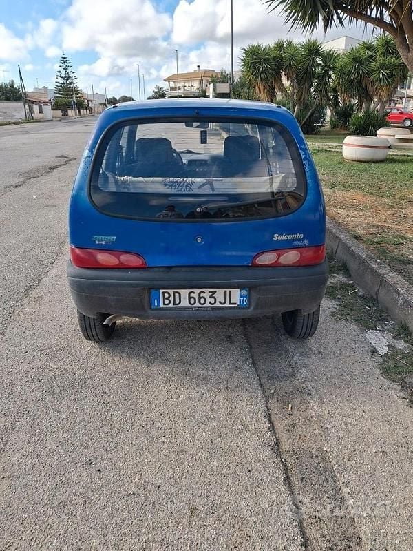 Usata Fiat 600 39 CV (28 kW) 1999 Blu Utilitaria