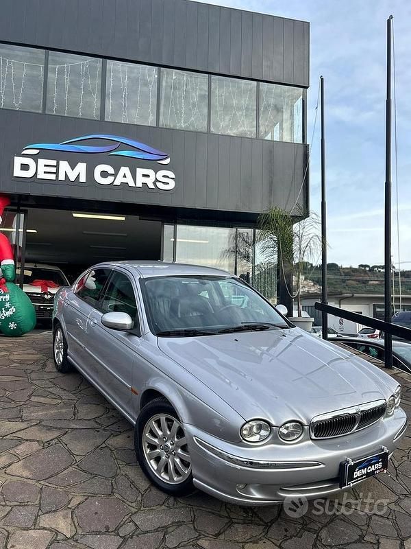 Usata Jaguar X-type Executive 195 CV (143 kW) 2001 Grigio Berlina