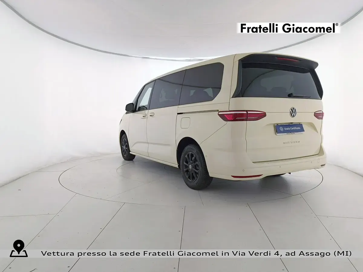Usata VW T7 Life 150 CV (110 kW) 2024 91 avorio chiaro r1015 Furgone