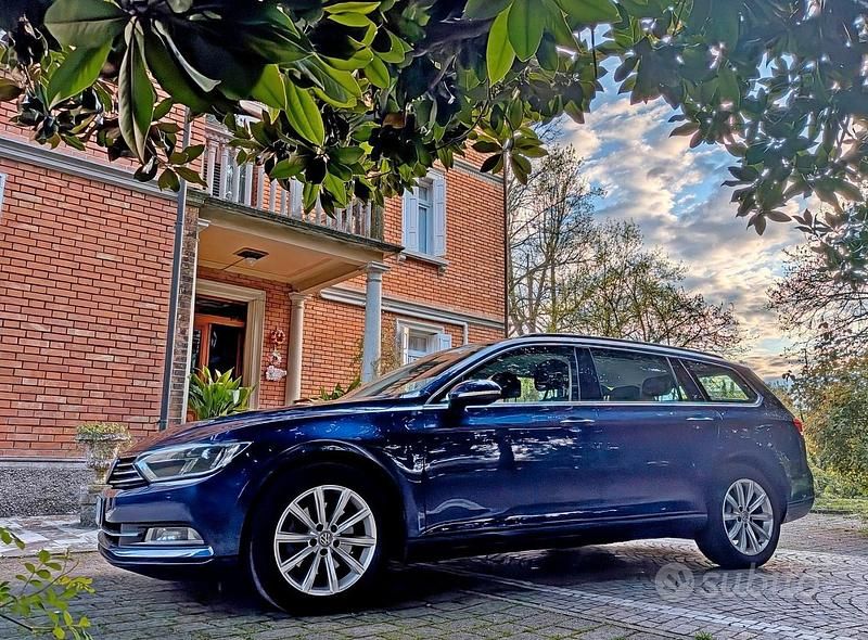 Usata VW Passat Business 150 CV (110 kW) 2019 Blu/azzurro Station wagon