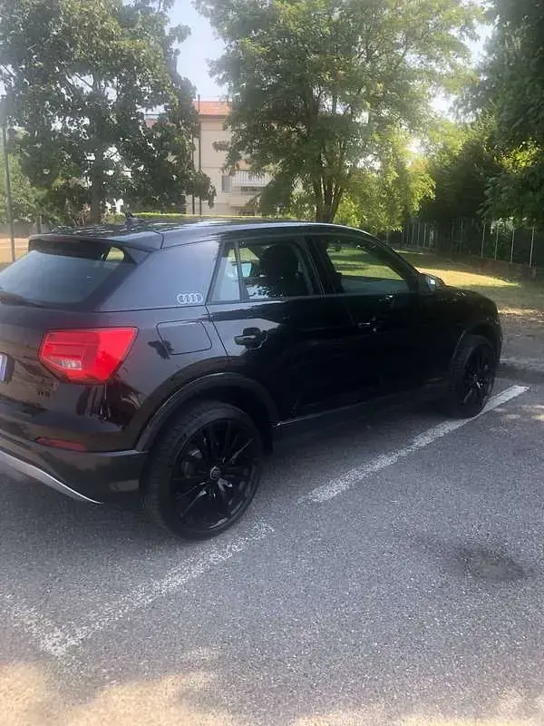 Usata Audi Q2 Business 116 CV (85 kW) 2017 Nero SUV