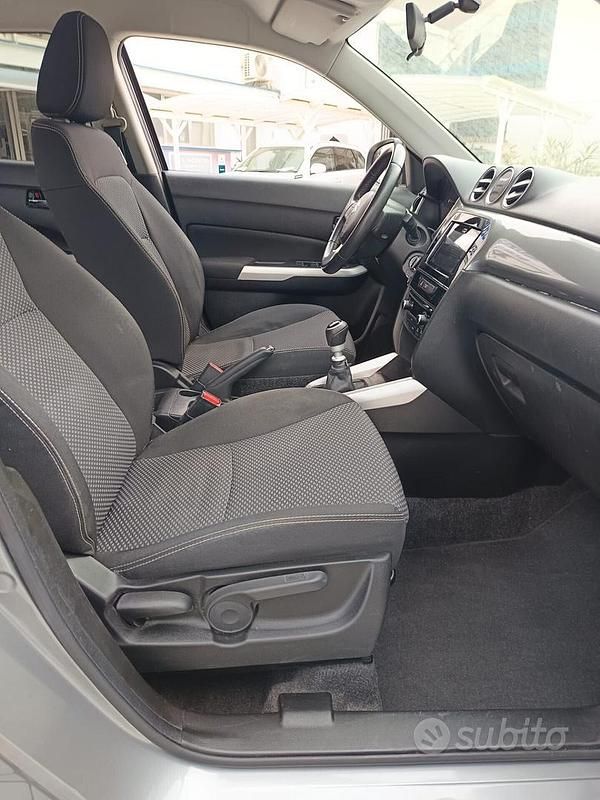 Usata Suzuki Vitara Cool 120 CV (88 kW) 2017 Grigio SUV
