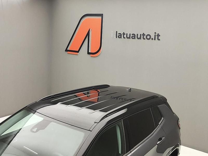 Gebraucht Jeep Compass 131 PS (96 kW) 2024 Grau SUV
