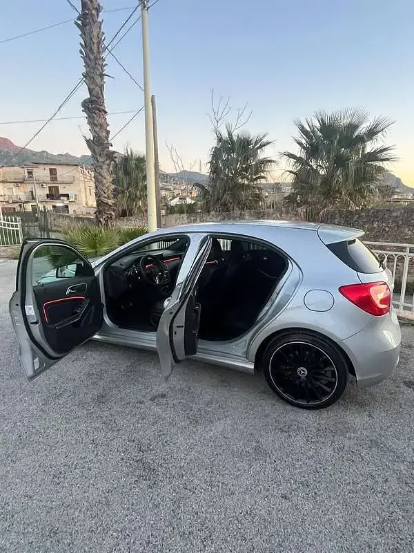 Usata Mercedes A180 Premium 109 CV (80 kW) 2014 Utilitaria