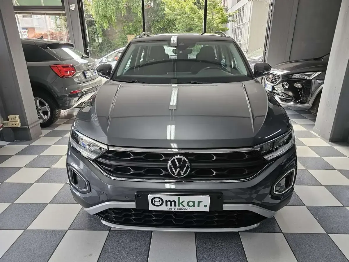 Usata VW T-Roc Life 116 CV (85 kW) 2022 Grigio SUV