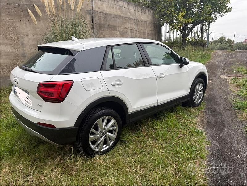Usata Audi Q2 Business 116 CV (85 kW) 2018 Bianco SUV