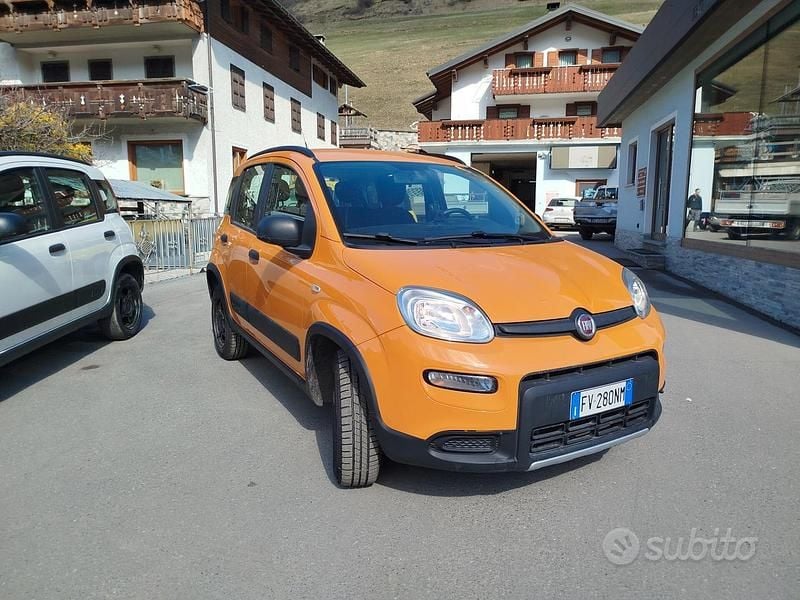Usata Fiat Panda 4x4 S 85 CV (62 kW) 2019 Arancione Utilitaria