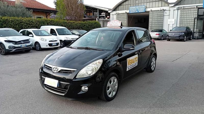 Usata Hyundai i20 Edition 75 CV (55 kW) 2012 Other Utilitaria