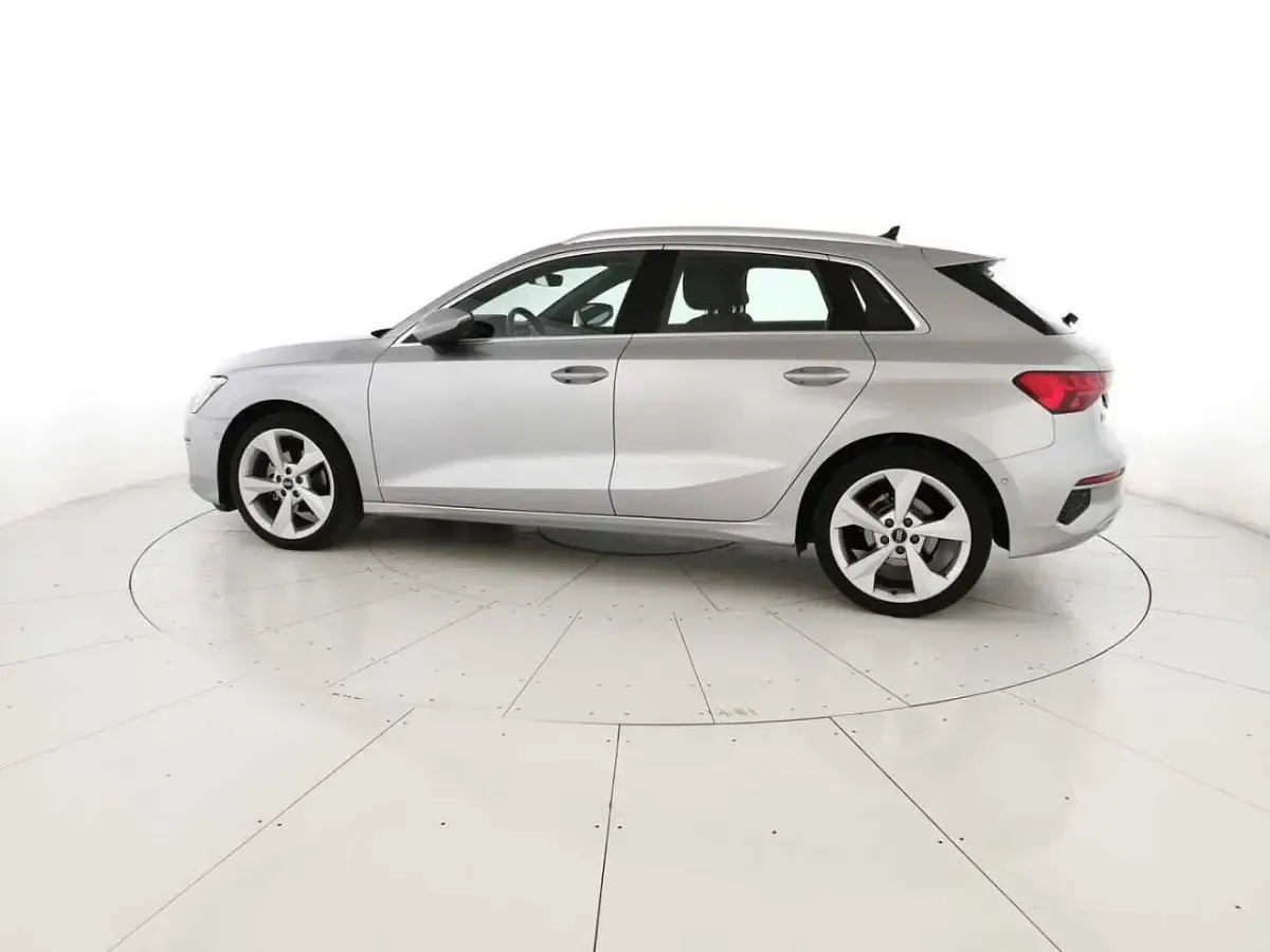 Usata Audi A3 Business 131 CV (96 kW) 2022 Argento Berlina