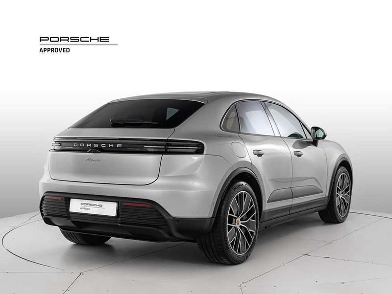 Usata Porsche Macan 4 Electric 144 kW (197 CV) 2024 Argento dolomite metallizzato SUV