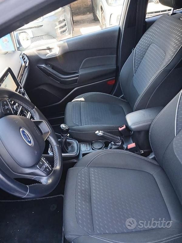 Usata Ford Fiesta Titanium 82 CV (60 kW) 2018 Bianco Utilitaria