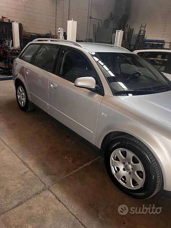 Usata Audi A4 101 CV (74 kW) 2002 Grigio Station wagon