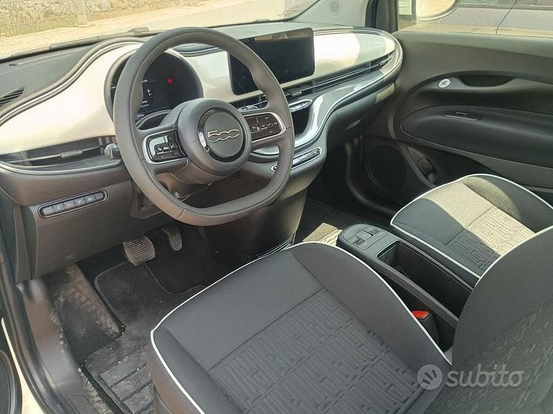 Occasion Fiat 500e Icon 86 kW (118 ch) 2024 Blanc Berline