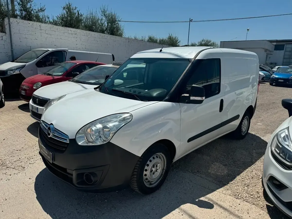 Usata Opel Combo 105 CV (77 kW) 2017 Bianco Monovolume