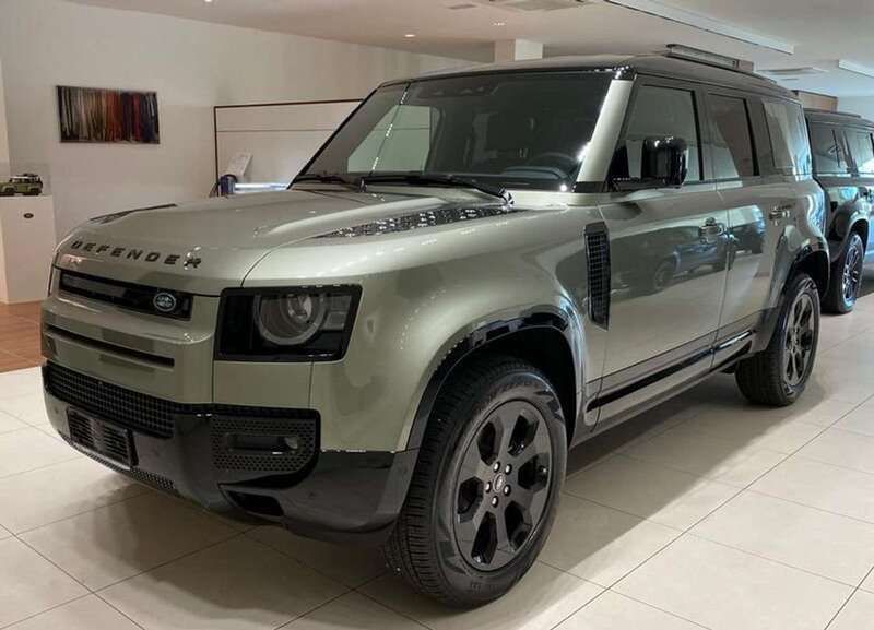Pangea green Nuova 2025 Land Rover Defender SE Dynamic SUV | 87.500 € - Immagine 1/4