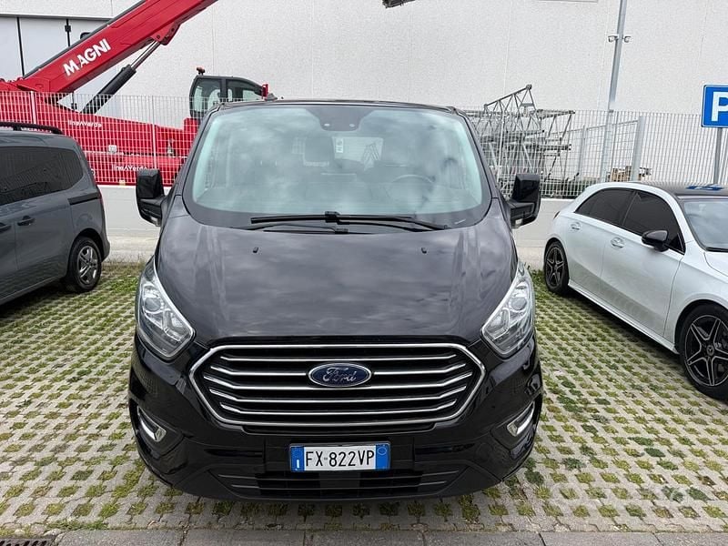 Usata Ford Tourneo Titanium 185 CV (136 kW) 2019 Nero Monovolume