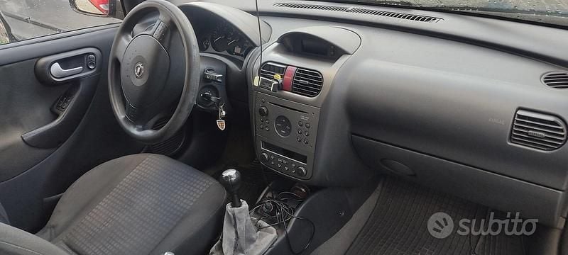 Usata Opel Corsa 2004 Verde Utilitaria
