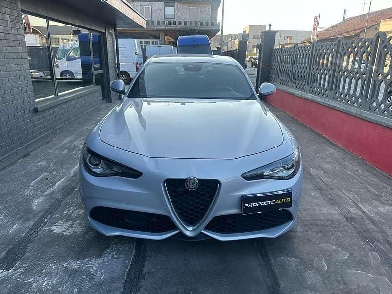 Usata Alfa Romeo Giulia Super 190 CV (139 kW) 2022 Argento Berlina