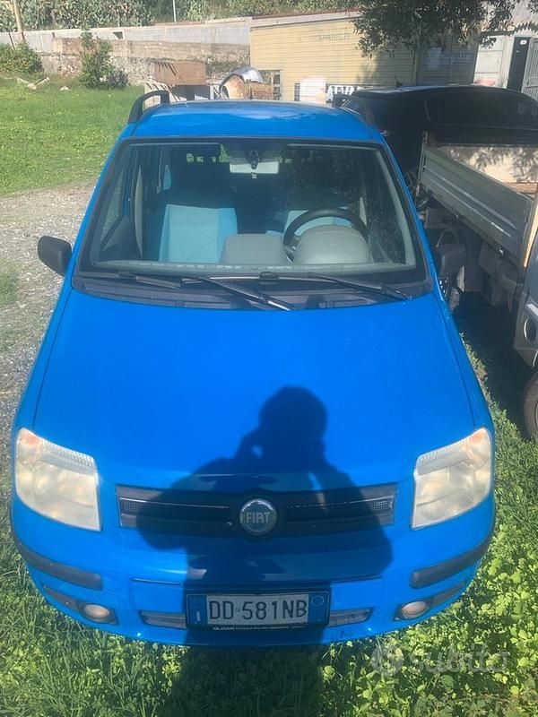 Usata Fiat Panda Emotion 69 CV (50 kW) 2006 Blu Berlina