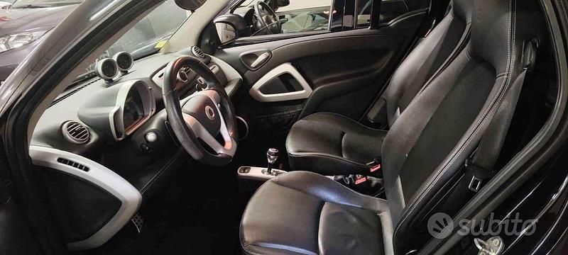Usata Smart ForTwo Cabrio Brabus 102 CV (75 kW) 2015 Nero Cabrio