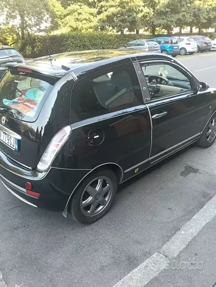 Usata Lancia Ypsilon 60 CV (44 kW) 2005 Nero Utilitaria