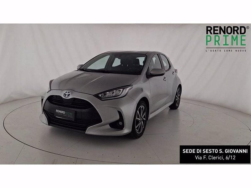Begagnad Toyota Yaris Hybrid Trend 116 HK (85 kW) 2022 Grå