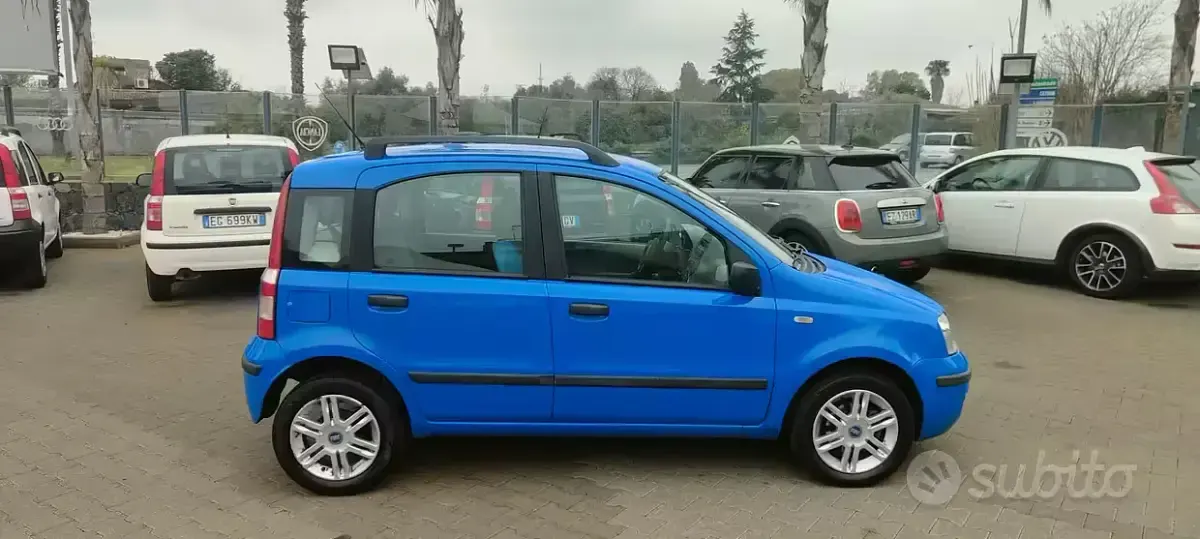 Usata Fiat Panda Emotion 69 CV (50 kW) 2006 Blu Utilitaria