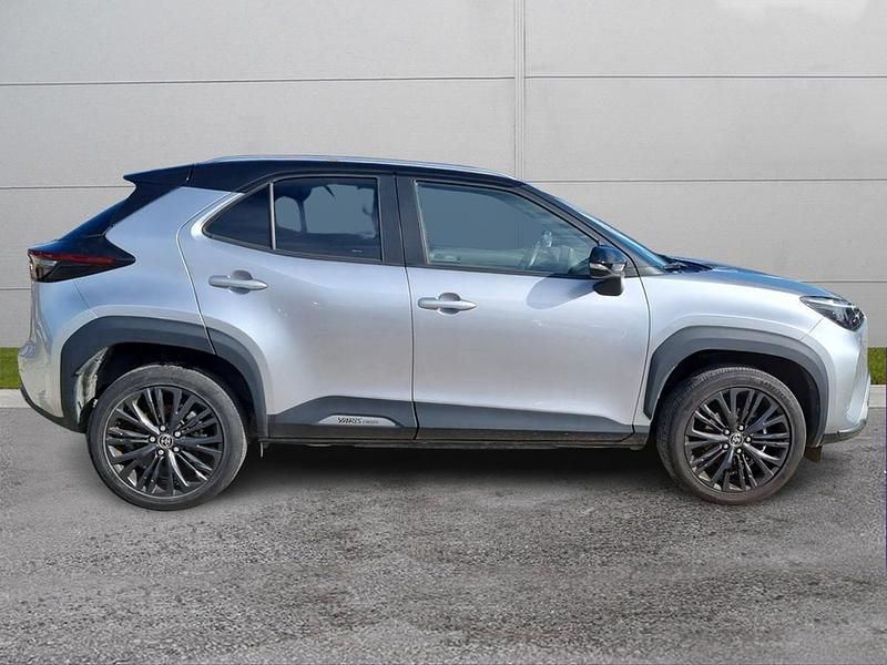 Usata Toyota Yaris Cross 92 CV (67 kW) 2021 Grigio SUV