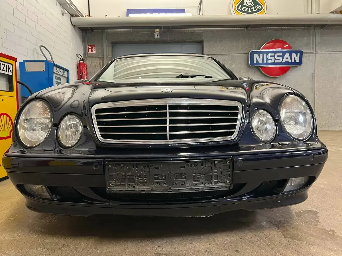 Usata Mercedes CLK320 218 CV (160 kW) 2001 Blu Cabrio