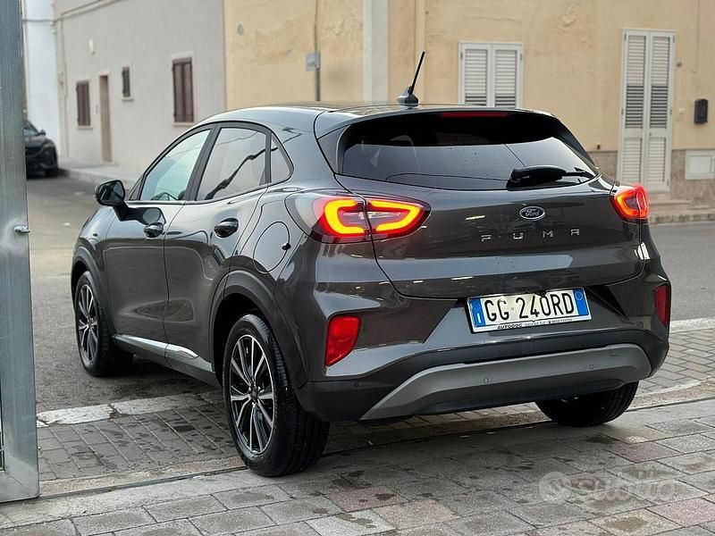 Usata Ford Puma Titanium 120 CV (88 kW) 2021 Grigio SUV