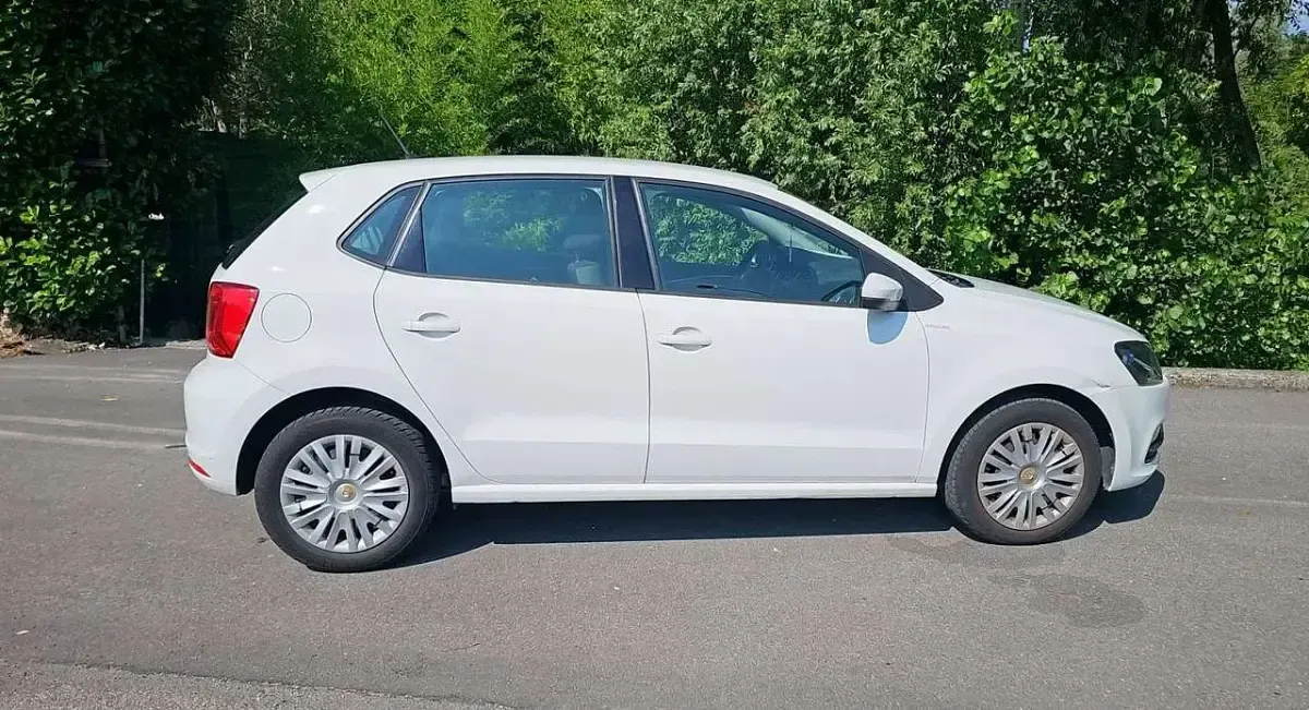 Usata VW Polo Comfortline 75 CV (55 kW) 2015 Bianco Berlina