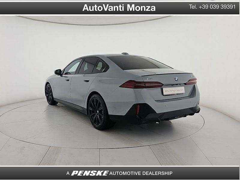 Usata BMW 520 M Sport 197 CV (144 kW) 2025 Grigio Berlina