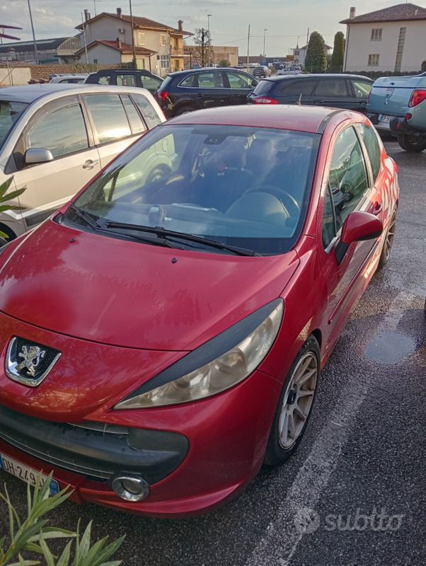 Usata Peugeot 207 109 CV (80 kW) 2009 Rosso Utilitaria