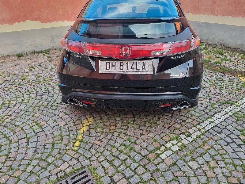 Usata Honda Civic Elegance 140 CV (102 kW) 2007 Nero Berlina