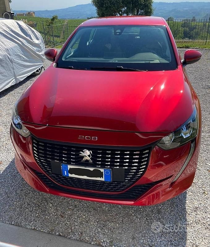 Usata Peugeot 208 95 CV (69 kW) 2021 Rosso Utilitaria