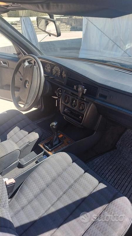 Usata Mercedes 190 109 CV (80 kW) 1992 Berlina