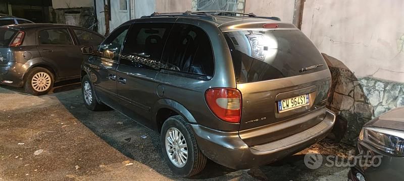 Usata Chrysler Voyager 150 CV (110 kW) 2005 Monovolume