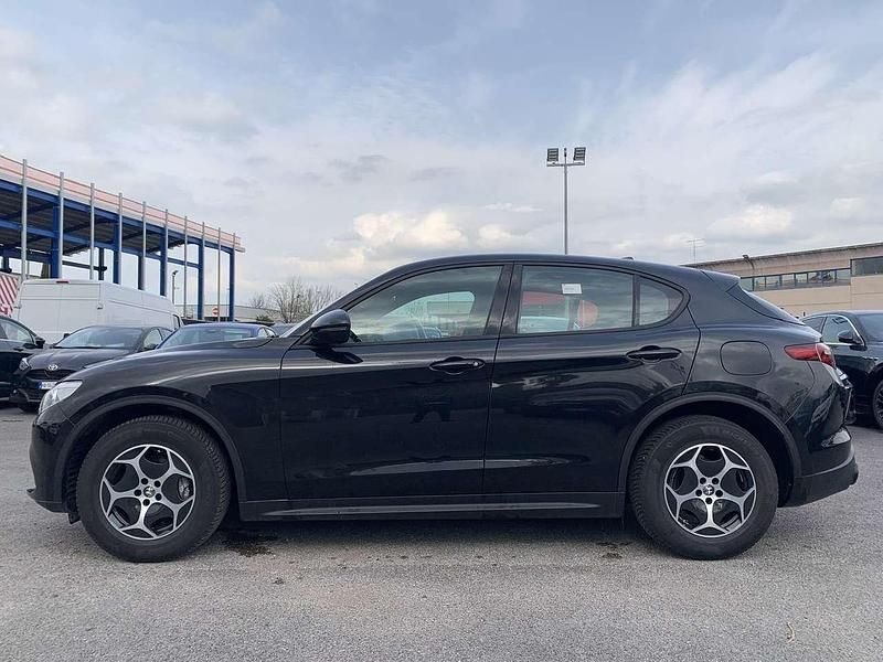 Usata Alfa Romeo Stelvio Business 190 CV (139 kW) 2022 Nero vulcano metallizzato SUV
