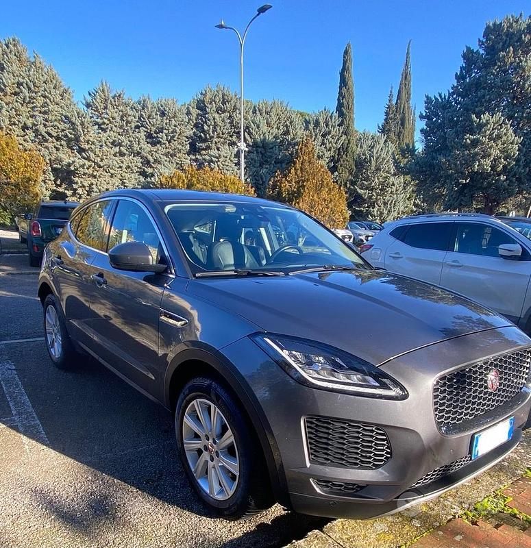 Grigio Usata 2019 Jaguar E-Pace S SUV | 16.000 € (Ottimo prezzo) - Immagine 1/4