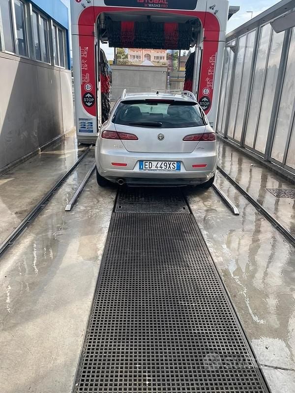 Usata Alfa Romeo 159 120 CV (88 kW) 2011 Grigio Station wagon