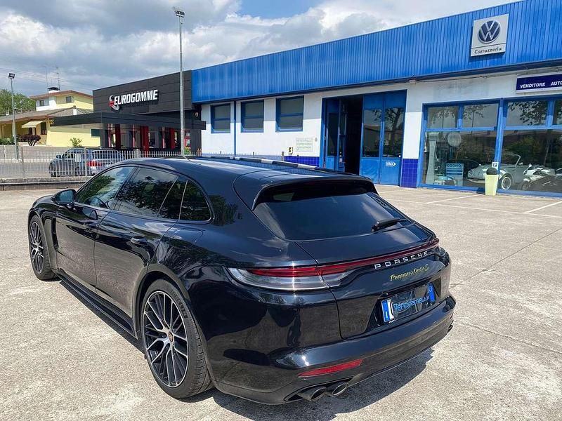 Usata Porsche Panamera Sport Turismo 571 CV (419 kW) 2021 Nero Utilitaria