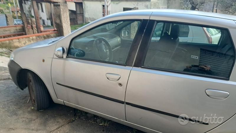 Usata Fiat Punto 69 CV (50 kW) 2008 Grigio Utilitaria