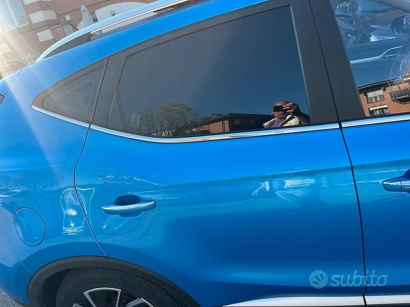 Usata MG ZS Luxury 111 CV (81 kW) 2021 Blu/azzurro SUV