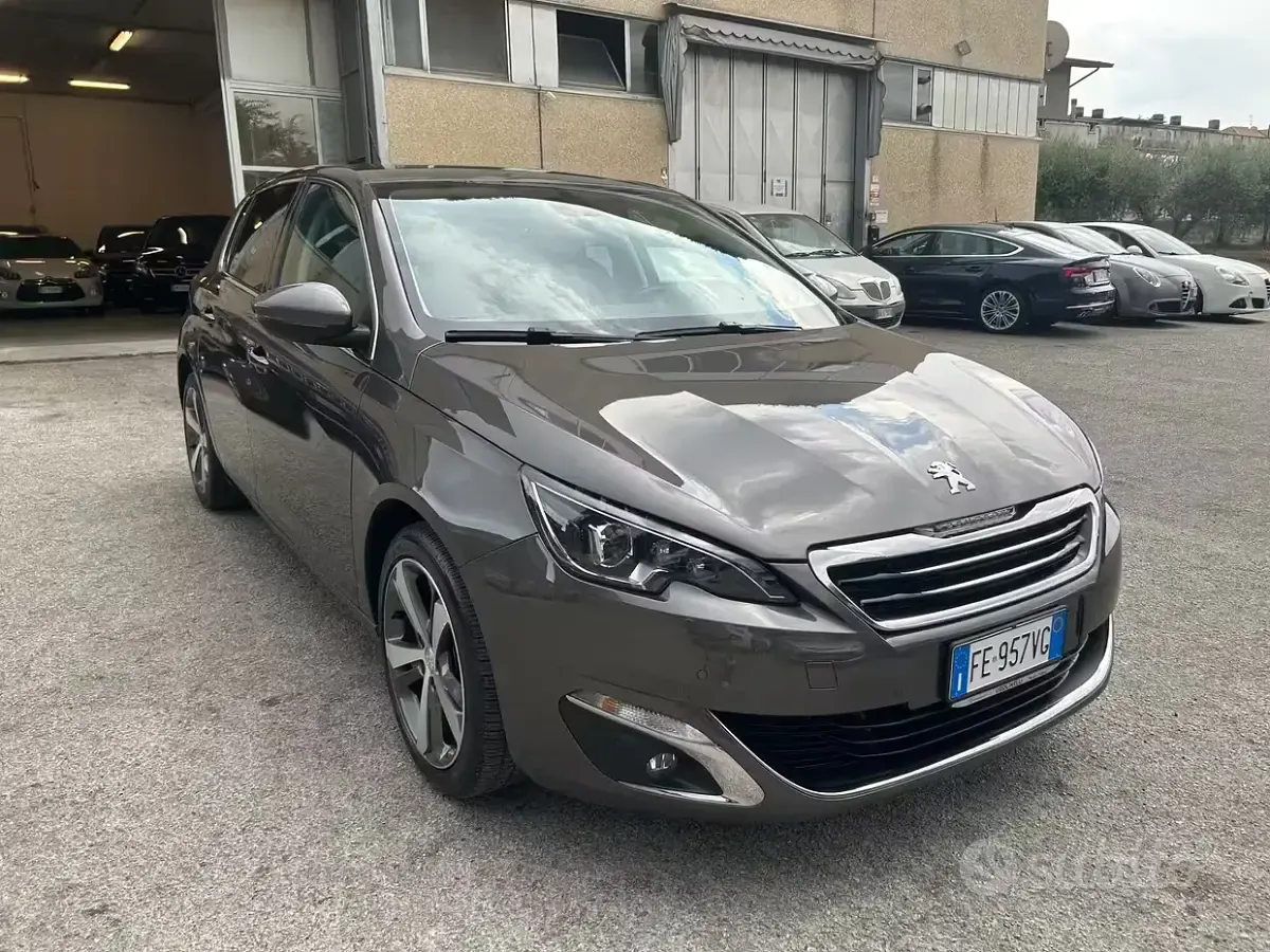 Usata Peugeot 308 GT-line 120 CV (88 kW) 2016 Marrone Berlina