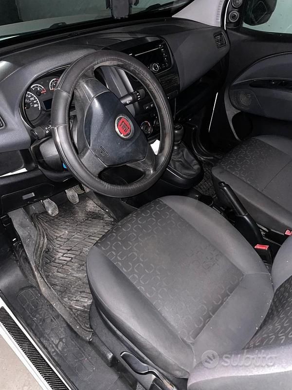 Usata Fiat Doblò 120 CV (88 kW) 2012 Bianco Monovolume