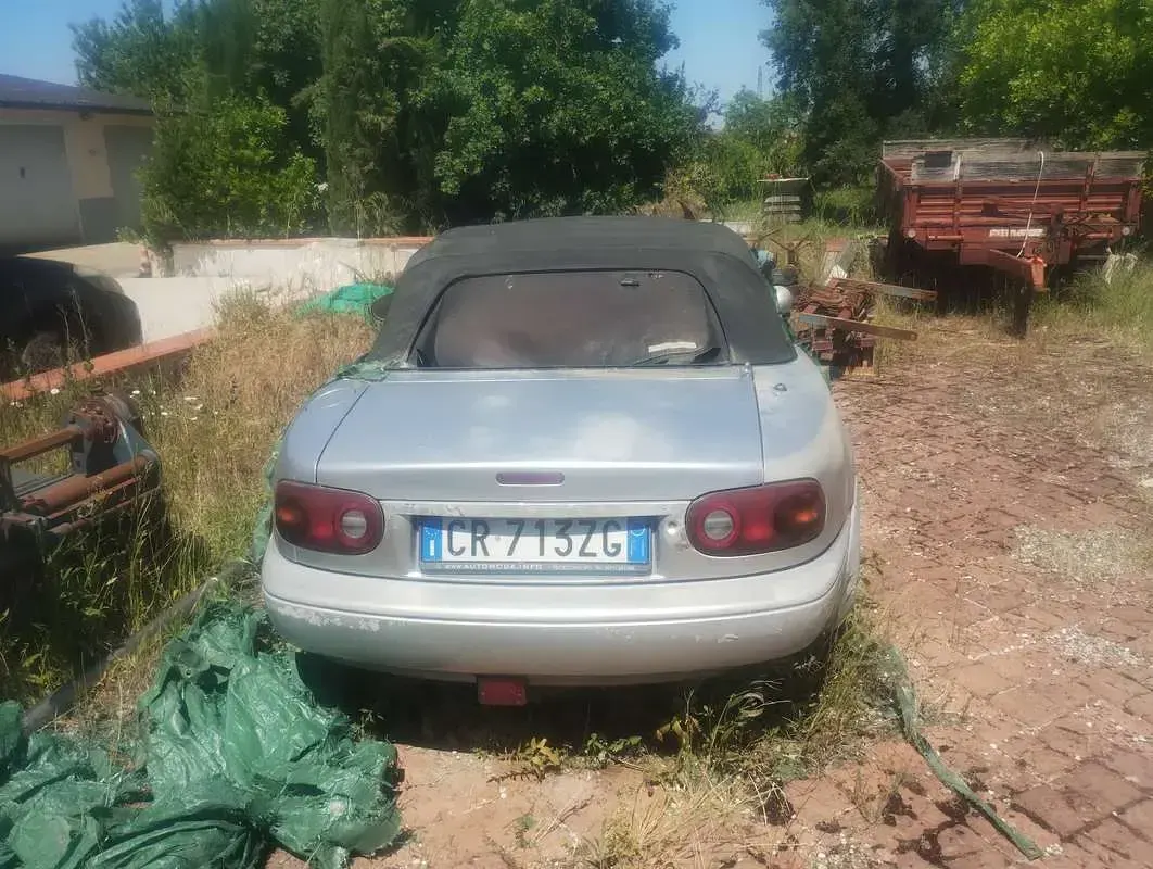 Usata Mazda MX5 90 CV (66 kW) 1997 Argento Cabrio